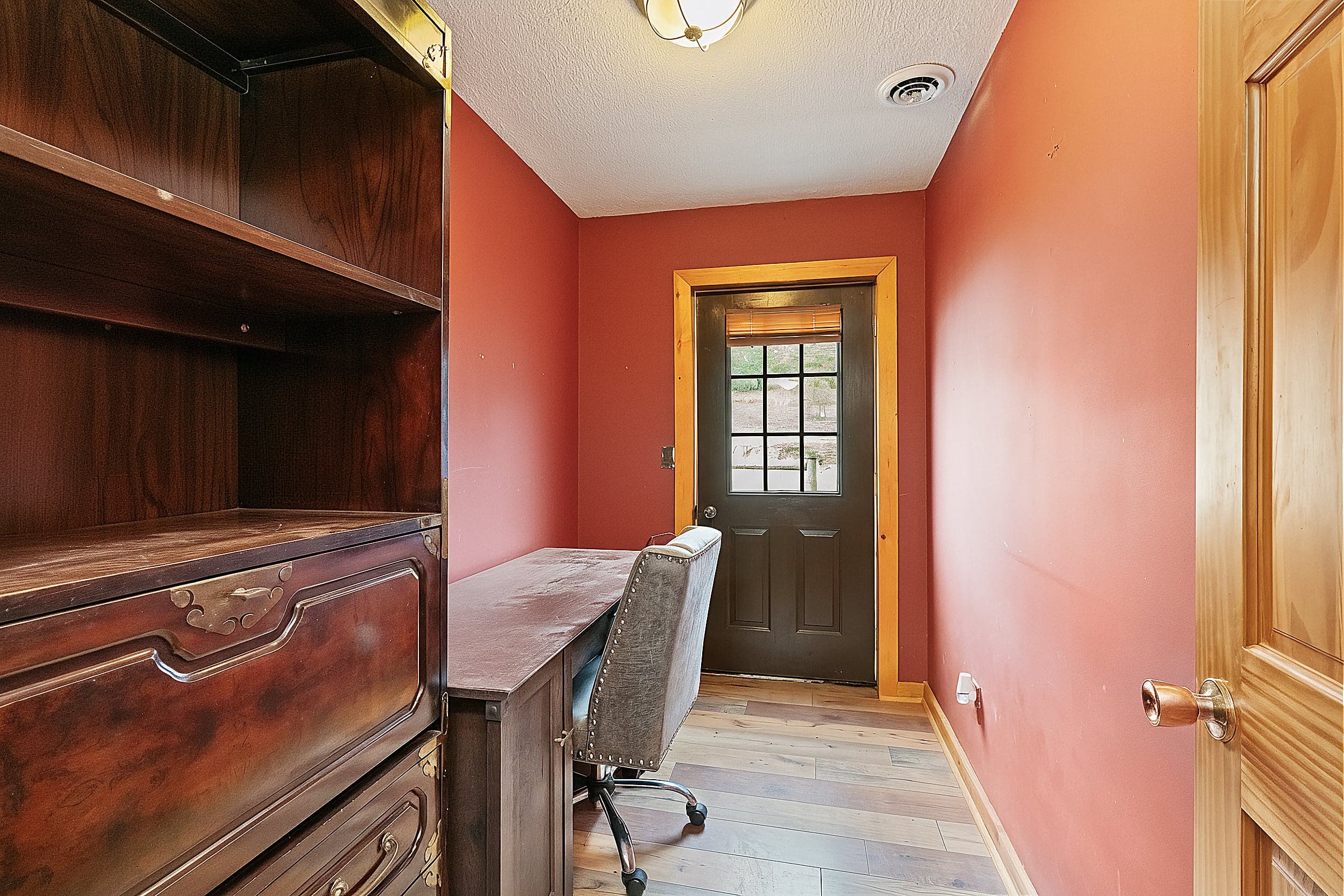 1316 Porter Road - Decluttered and staged - After